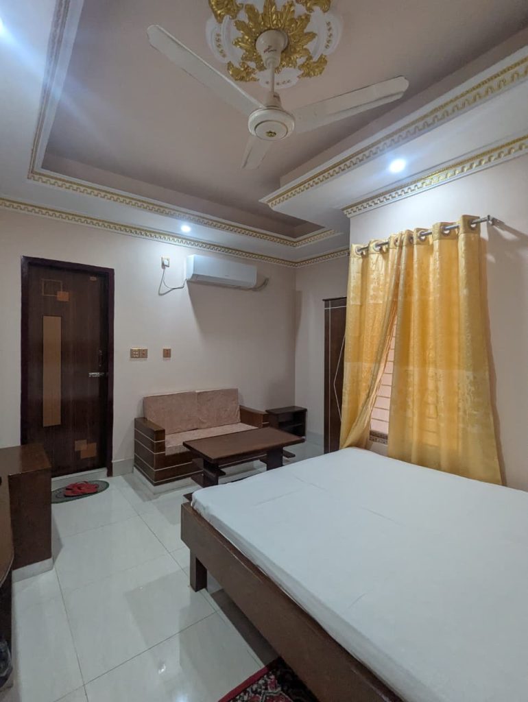 Master Couple 2 person 2 2200-1800